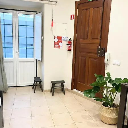 In The Center Next To The Parliament Apartament *