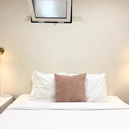 Apartament In The Center Next To The Parliament *